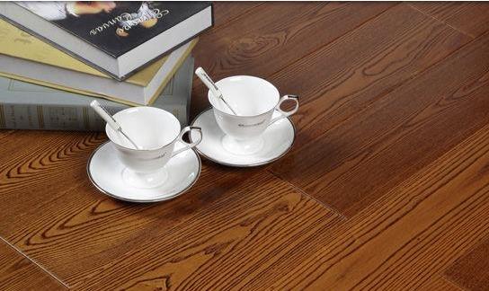 地板企業不斷加強軟實力投入打造品牌影響力.jpg 地板企業不斷加強軟實力投入打造品牌影響力.jpg