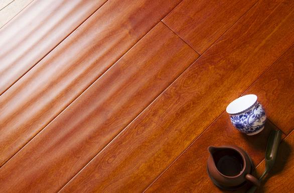 渠道暢通是重要保障 地板品牌則是市場凝聚力.jpg