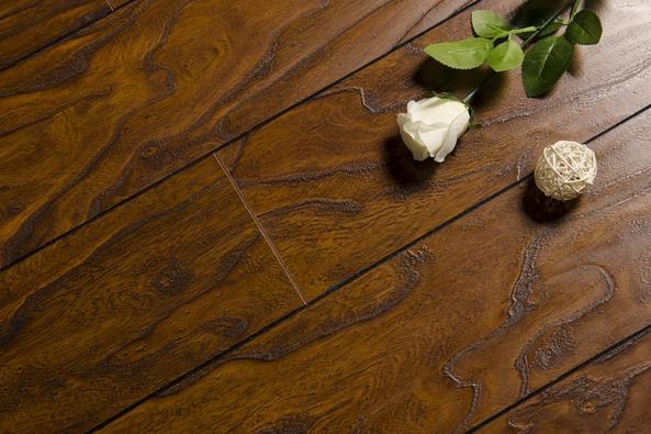 地板企業(yè)發(fā)展互聯(lián)網(wǎng)需找到方向.jpg 地板企業(yè)發(fā)展互聯(lián)網(wǎng)需找到方向.jpg