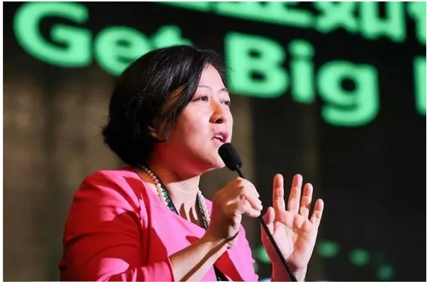 賺了22億的女大學(xué)生畢業(yè)典禮分享 賺了22億的女大學(xué)生畢業(yè)典禮分享