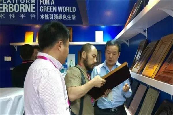 紫荊花水性木器漆亮相北京木工展 紫荊花水性木器漆亮相北京木工展