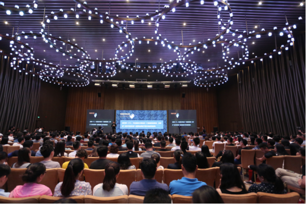 大自然地板戴昆2.0系列驚艷設(shè)計(jì)界