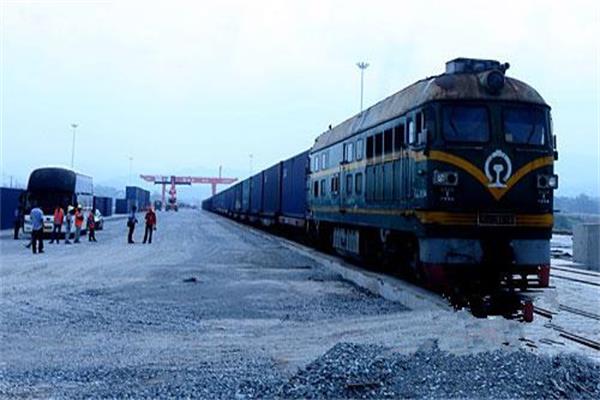 私家車家居運(yùn)輸專列