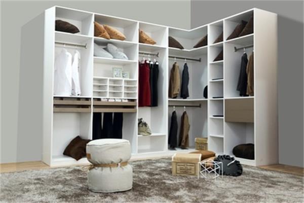 六成消費者有意全屋家居定制