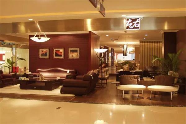 看沙發(fā)行業(yè)“四大家族”呼風(fēng)喚雨