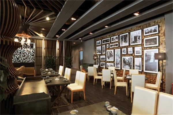 甲醛超標(biāo)無奈露宿？200多學(xué)生露宿校園