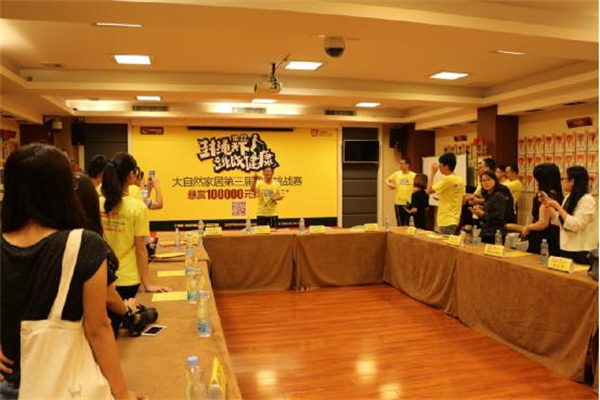 67歲“繩王”下戰書助力大自然家居跳繩挑戰賽