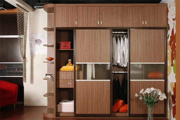 加盟商選擇衣柜品牌時應(yīng)注重什么?