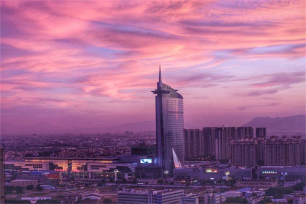 羅浮宮進口館蟬聯“奢華家居體驗中心”榮譽