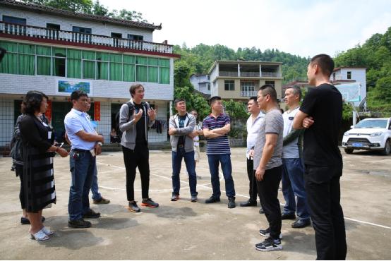 大自然家居助力王平仲改造湘西希望小學