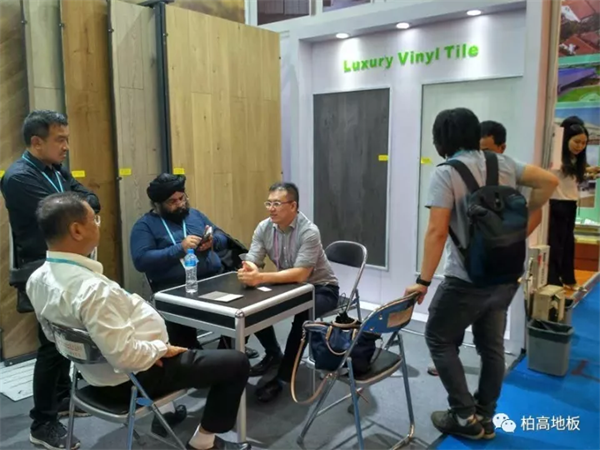 柏高地板：立足自主創(chuàng)新，勇拓國(guó)際市場(chǎng)