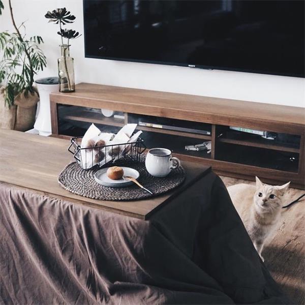 極簡家居，房間簡潔而精致