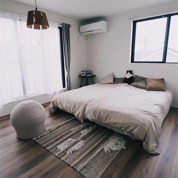 極簡家居，房間簡潔而精致